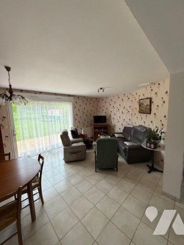 Maison à Vendre à Hesdin (62140) en Pas-de-Calais (62)

Cette maison de 120 m² de surface hab...