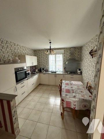 Maison à Vendre à Hesdin (62140) en Pas-de-Calais (62)

Cette maison de 120 m² de surface hab...