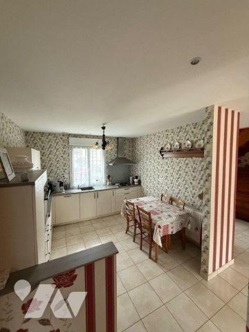 Maison à Vendre à Hesdin (62140) en Pas-de-Calais (62)

Cette maison de 120 m² de surface hab...