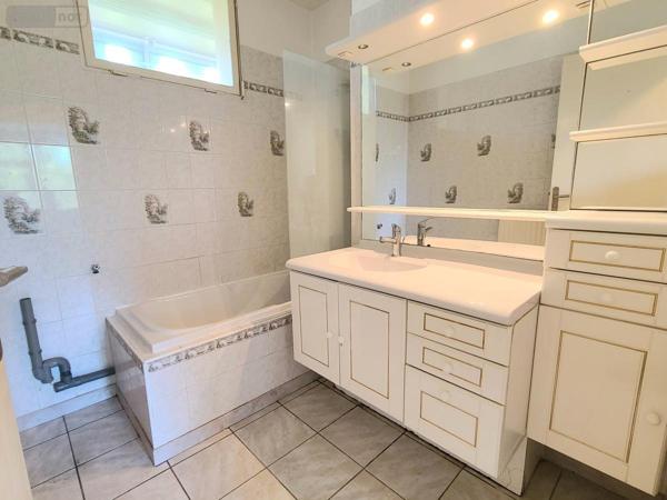 Appartement à vendre à Pierrelatte dans la Drôme (26700), ref : 26060-825