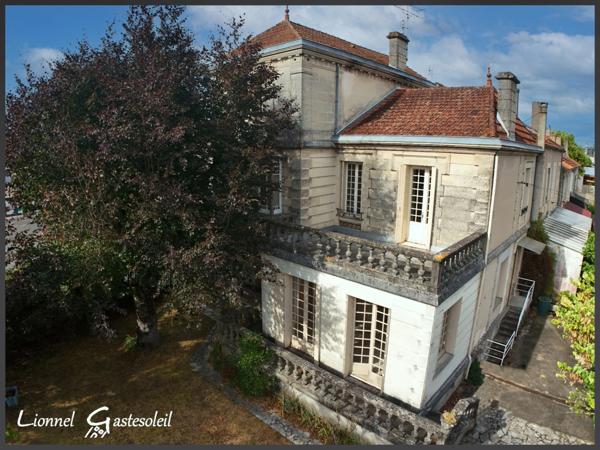 Maison bourgeoise de caractère à vendre 16 pièces SAINTE FOY LA GRANDE (33)