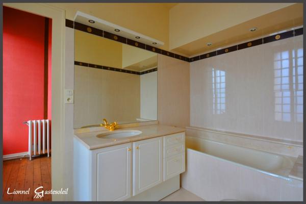 Maison bourgeoise de caractère à vendre 16 pièces SAINTE FOY LA GRANDE (33)