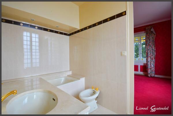 Maison bourgeoise de caractère à vendre 16 pièces SAINTE FOY LA GRANDE (33)