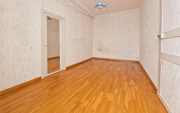 Maison à vendre    5 pièces •  Janville