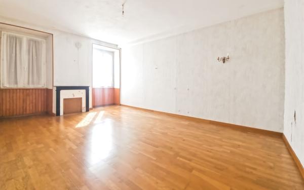 Maison à vendre    5 pièces •  Janville