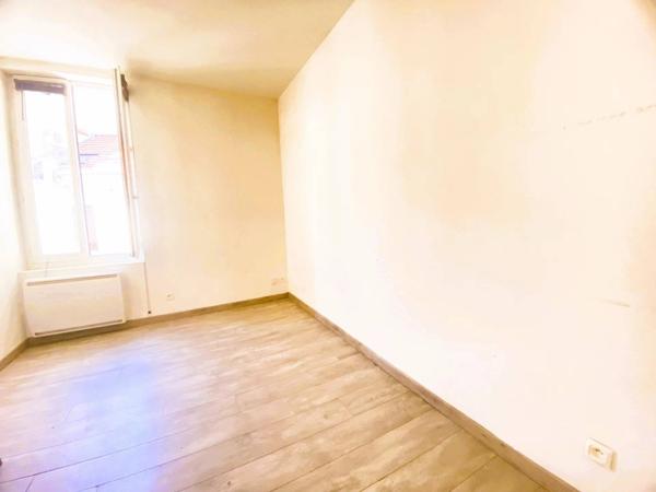 03200 VICHY APPARTEMENT 2 PIÈCES AVEC BALCON -COEUR DE VILLE