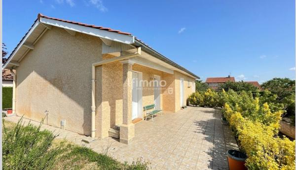 Maison plain pied 3 ch bureau 97 m² terrain 817 m²