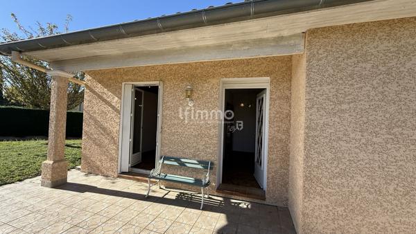 Maison plain pied 3 ch bureau 97 m² terrain 817 m²