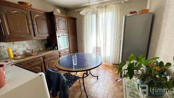 Maison plain pied 3 ch bureau 97 m² terrain 817 m²