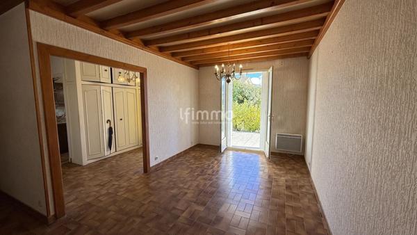 Maison plain pied 3 ch bureau 97 m² terrain 817 m²