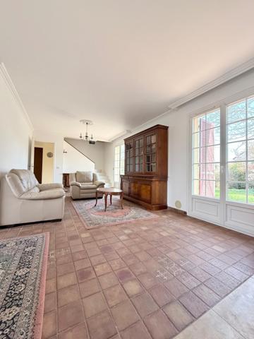Maison de 130M2  édifiée sur un terrain  de 628M2