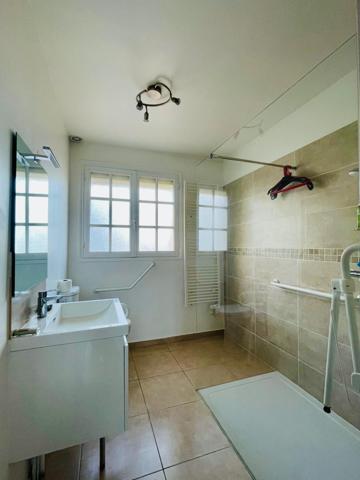 Maison de 130M2  édifiée sur un terrain  de 628M2