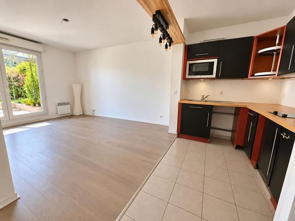 F2 de 39 m² + 34 m² de jardin/terrasse Rer D & B