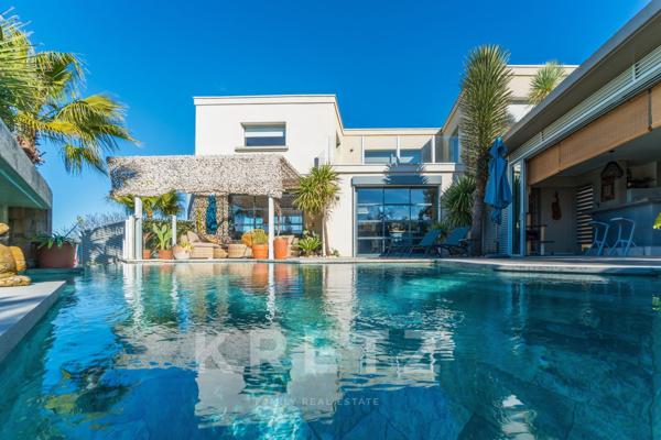 Villa contemporaine avec piscine Bali à débordement entre Agde et Béziers