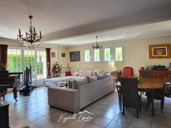 Maison familiale, 5 chambres idéalement située à Dole