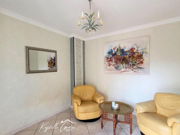 Maison familiale, 5 chambres idéalement située à Dole
