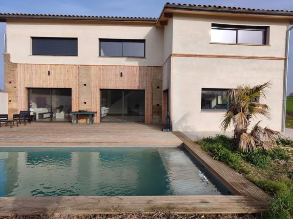 Maison à AUCAMVILLE, 82600 - 6 pièces 280m²