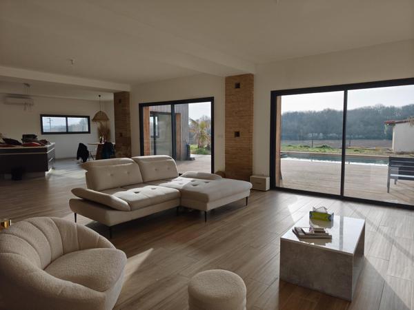 Maison à AUCAMVILLE, 82600 - 6 pièces 280m²