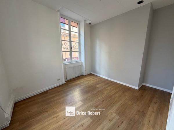 Location bureaux lumineux individuels Lyon coeur Croix-Rousse proche métro