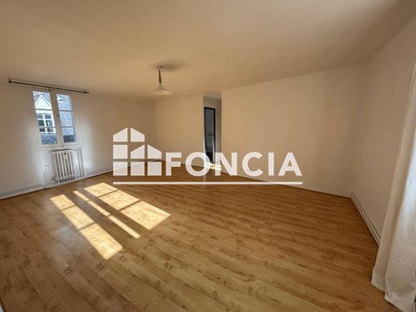 Location Appartement 4 pièces 81 m² - 38/40 RUE LOUIS BARTHOU Pau 64000