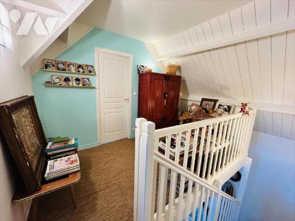 Vous cherchez une maison alliant modernité, confort et charme ? Venez découvrir cette superbe m...