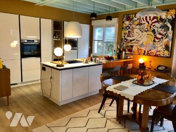 Vous cherchez une maison alliant modernité, confort et charme ? Venez découvrir cette superbe m...