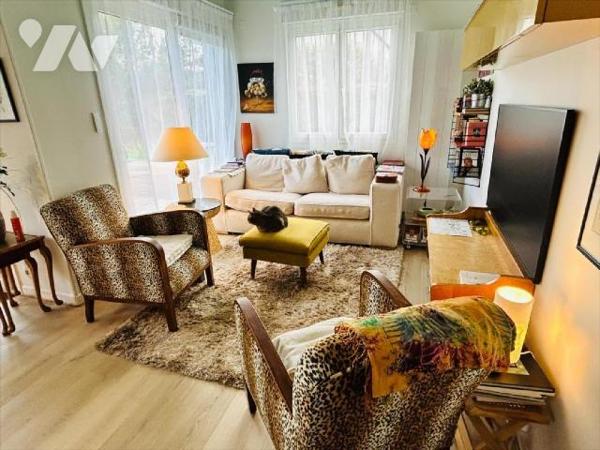 Vous cherchez une maison alliant modernité, confort et charme ? Venez découvrir cette superbe m...