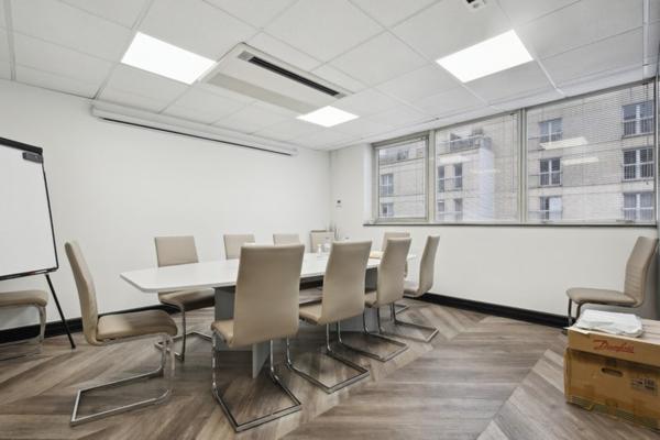 Bureaux à louer à Levallois-Perret avec espaces lumineux et rénovés