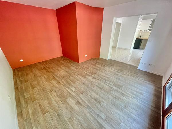 A LOUER - NANTES - QUARTIER ZOLA - T3 MEUBLE