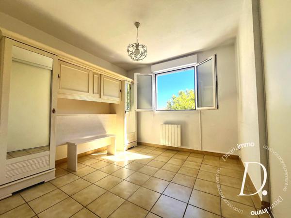 Lumineux T3 avec balcon et parking privé quartier La Planquette