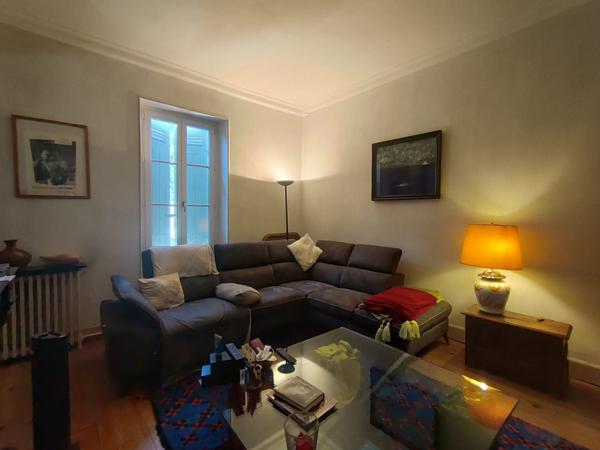 À vendre - Maison bourgeoise, 9 pièces située à Condom (32100)