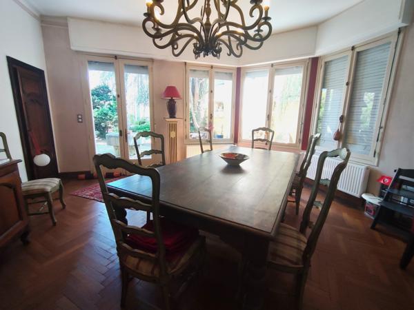 À vendre - Maison bourgeoise, 9 pièces située à Condom (32100)