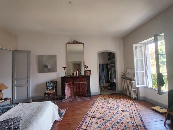 À vendre - Maison bourgeoise, 9 pièces située à Condom (32100)