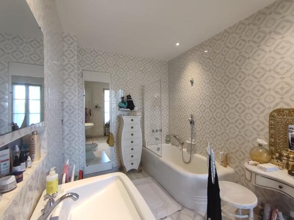 À vendre - Maison bourgeoise, 9 pièces située à Condom (32100)
