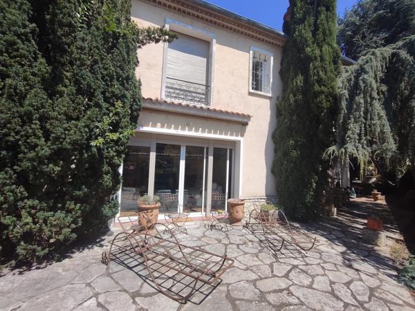À vendre - Maison bourgeoise, 9 pièces située à Condom (32100)