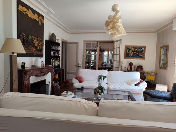 À vendre - Maison bourgeoise, 9 pièces située à Condom (32100)