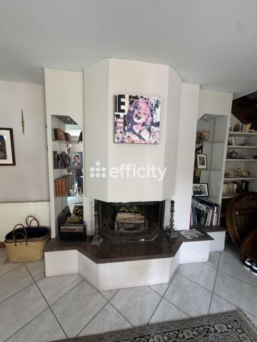 Appartement
         5 pièces
        - 106 m² Exclusivité 314 000 € *