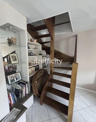 Appartement
         5 pièces
        - 106 m² Exclusivité 314 000 € *