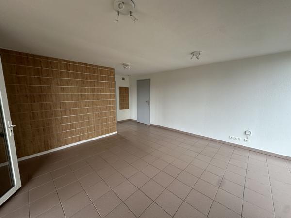 Oloron-Sainte-Marie (64400) Local d'activité très bien exposé