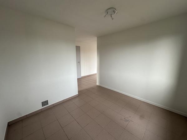 Oloron-Sainte-Marie (64400) Local d'activité très bien exposé