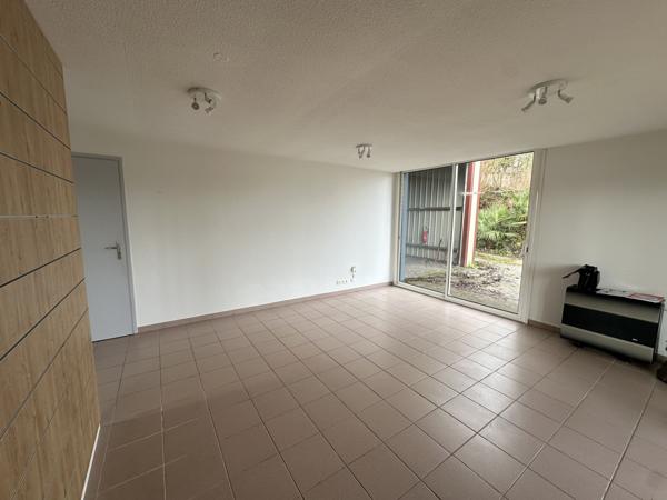 Oloron-Sainte-Marie (64400) Local d'activité très bien exposé