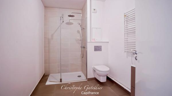 Dpt Yvelines (78), à louer MONTIGNY LE BRETONNEUX appartement T2