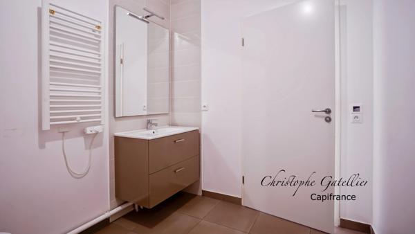 Dpt Yvelines (78), à louer MONTIGNY LE BRETONNEUX appartement T2