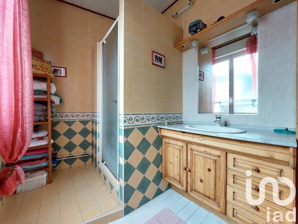 Maison 11 pièces de 284 m² à Ham (80400)