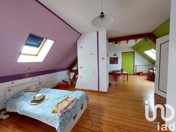 Maison 11 pièces de 284 m² à Ham (80400)