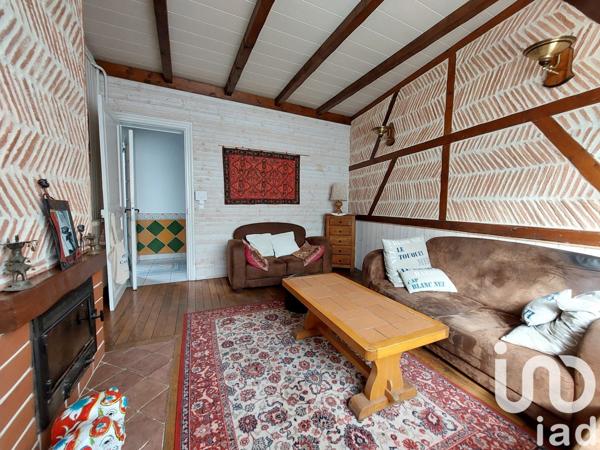 Maison 11 pièces de 284 m² à Ham (80400)