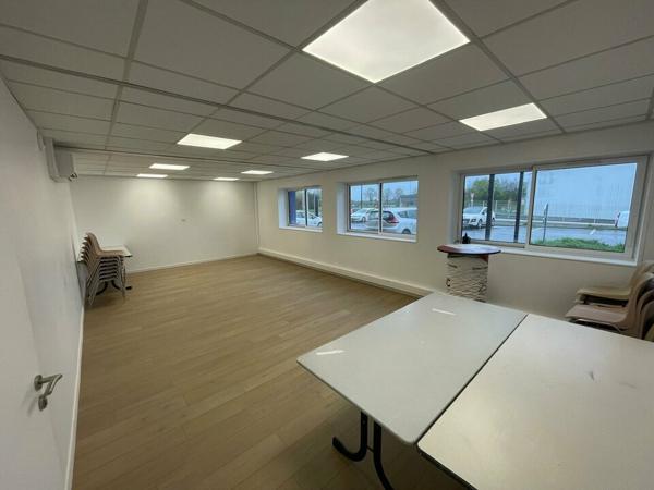A LOUER BUREAU DE 38 m² - LES ESSARTS EN BOCAGE