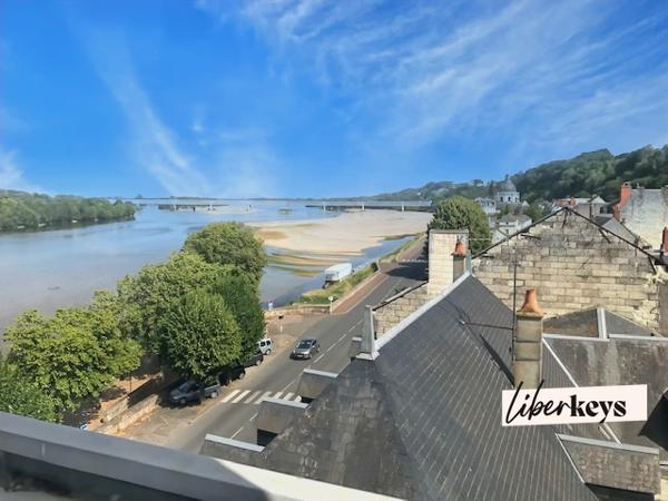 Vivre au cœur de Saumur, entre Château et Loire avec jardin et garage