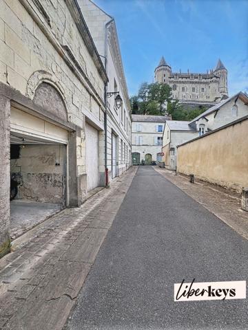 Vivre au cœur de Saumur, entre Château et Loire avec jardin et garage