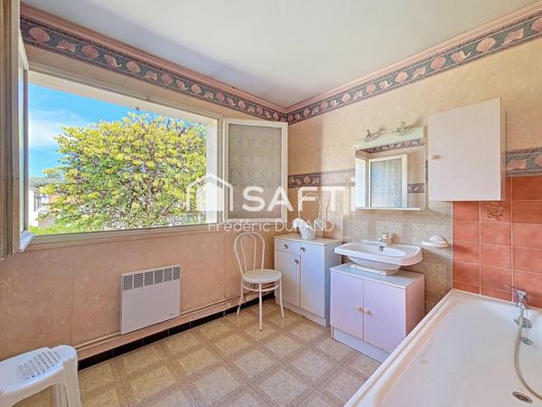 Maison Meyzieu Grand Large jardin garage cave